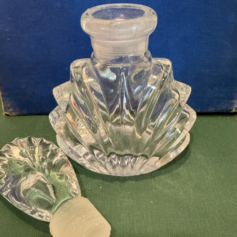 Vintage Cut Lead Crystal Perfume Bottle - Picture 6 of 14
